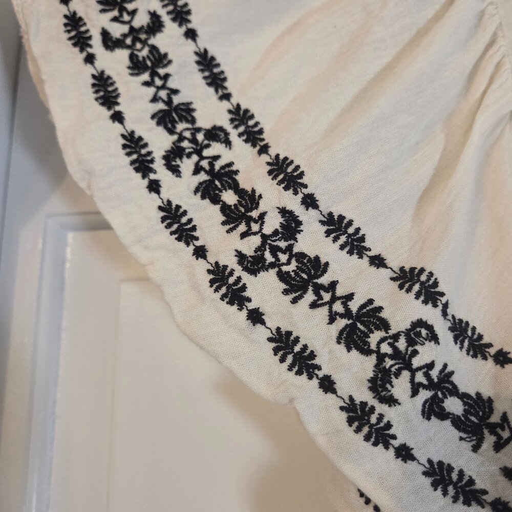 Old Navy Embroidered Top